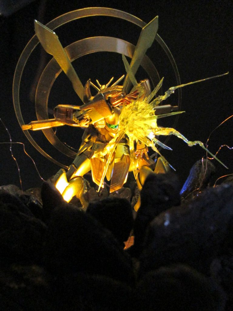 天驚拳に照らされて胸のエネルギーマルチプライヤーがいい感じに輝いてます