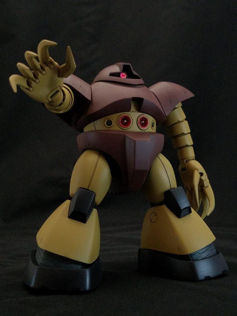 ツメは元の状態が厚いので、先端に足さずシャープにしすぎないよう程々にしました。