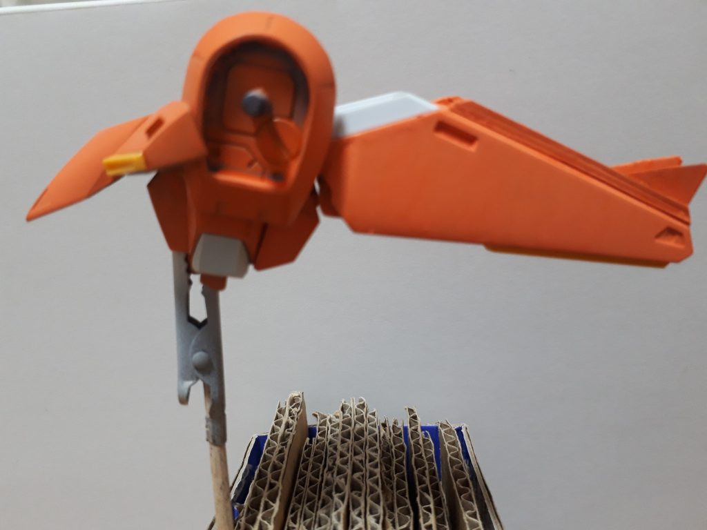 後ろに垂直尾翼っぽいのを作ってたのですが、気がつけば無くなってた😱