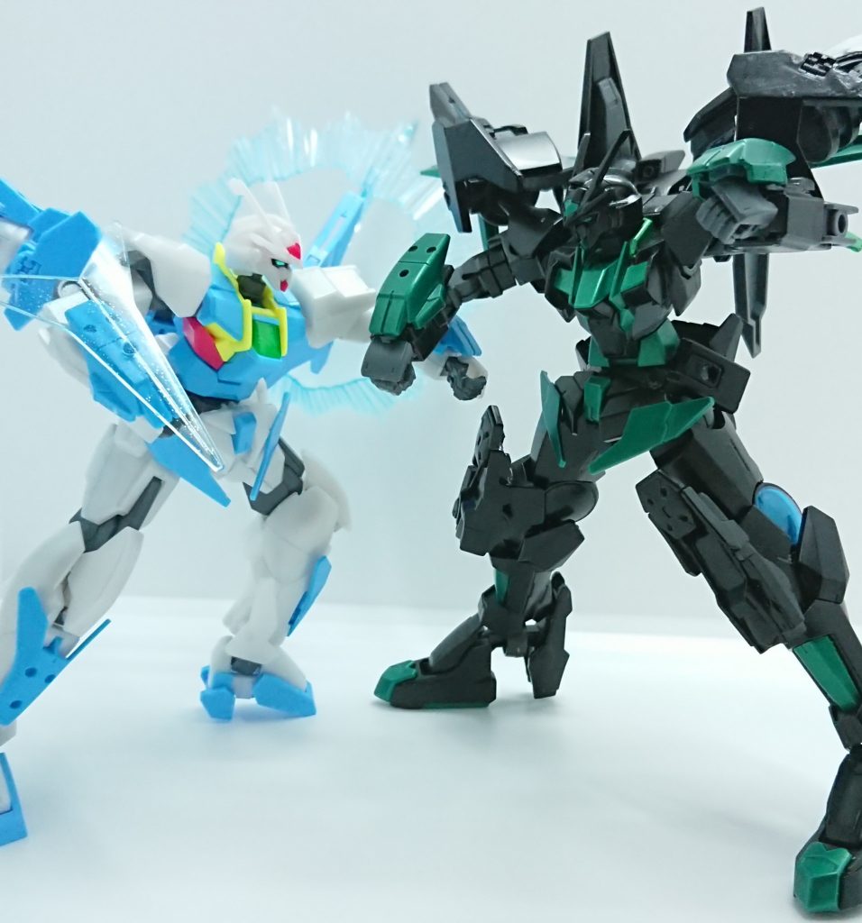 対決イメージその3。最後は武器を捨てスカイブレイサー同士の殴り合い(どちらもフロントアーマーにビームサーベルが残ってますが)