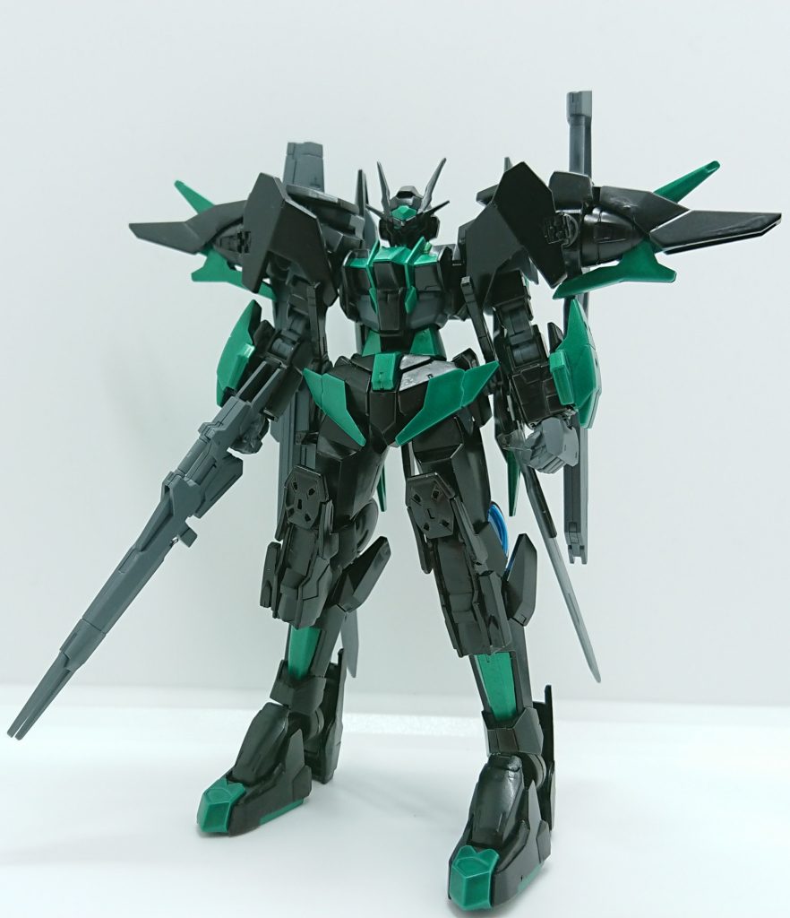 胸部はダイバーエースを使用、腕部はビルドストライクのものに交換した上でスカイの腕ごとスカイブレイサーを移植しています。