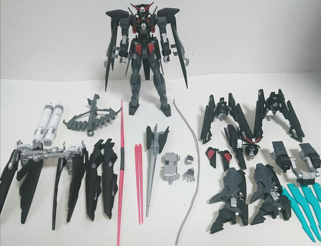 全パーツ。
差し替えでアンダーテイカーやフルクロスにもできます。
以下 おまけ