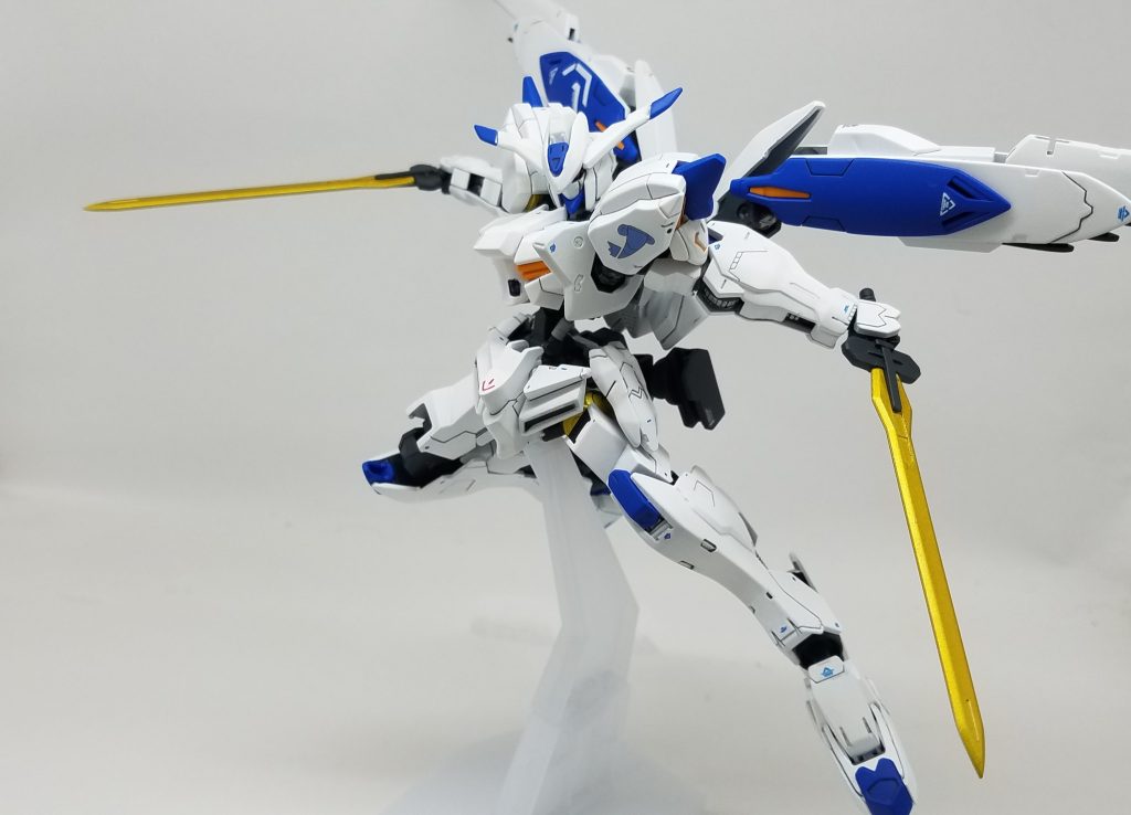 パケ絵風
シンプルでカッコイイですよね…バエル…
マクギリスも夢中になるのもわかります。