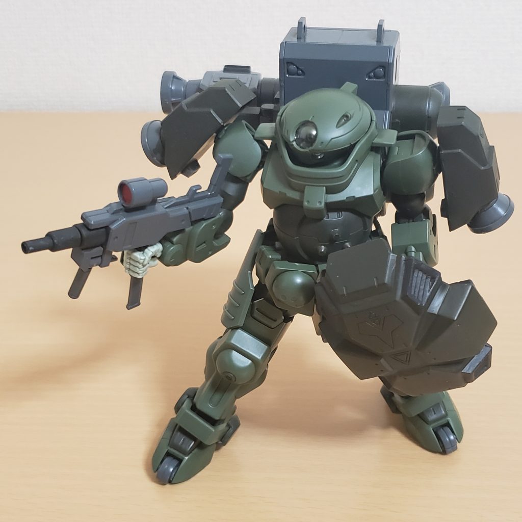 メイン武装はキットのものを少々縮めて取り回しを向上させたライフル。