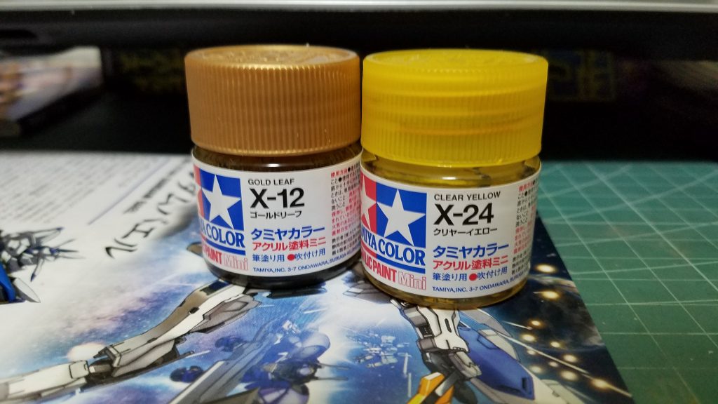 金色部分はゴールドリーフ吹いてクリヤーイエローを重ねました。いい色。
フレームにも少し使ってます。