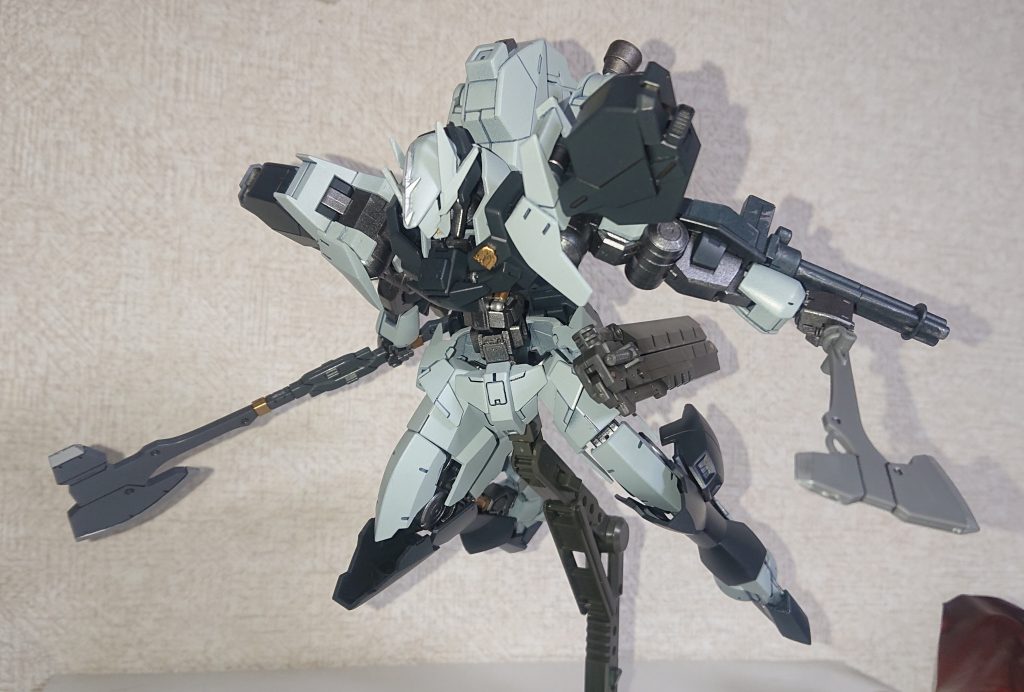 メイン武器は大型ツインアックス、グレイズアックスは牽制用でたまに投げたり(^w^)