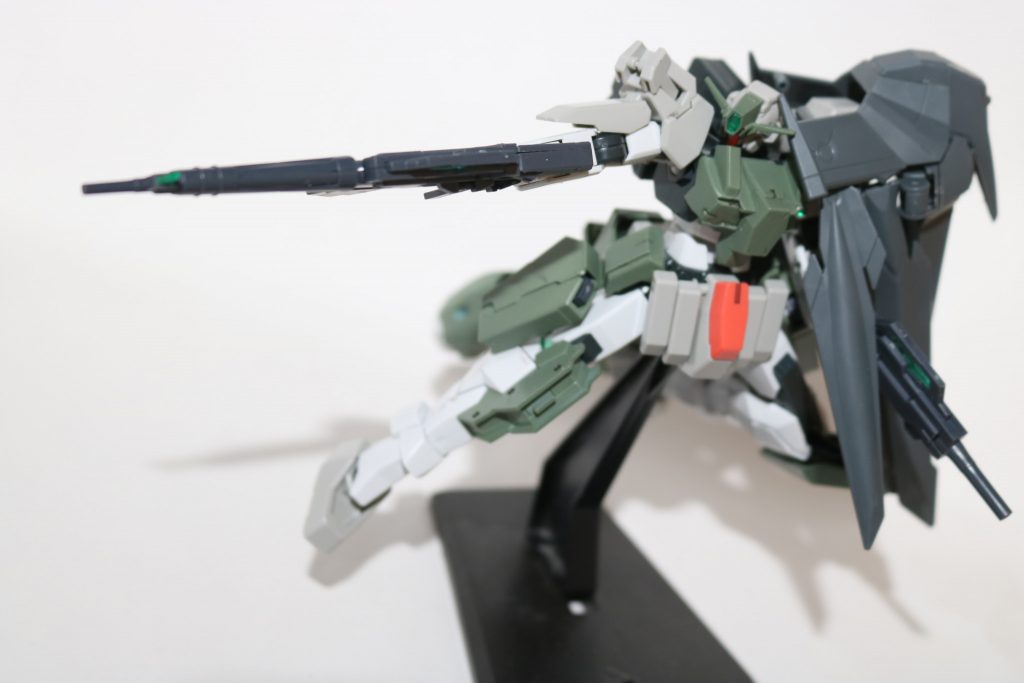 射撃に特化した機体なので射撃戦が得意です。