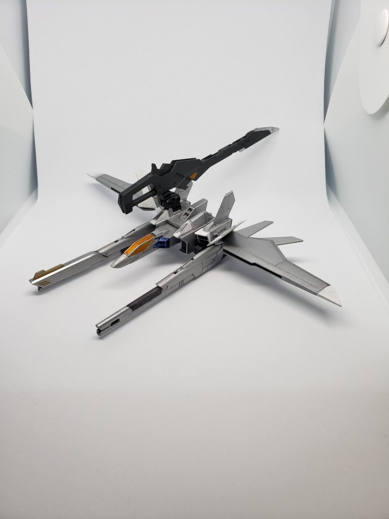 ・イカルガストライカー
オオトリベースのビルドブースターを改修。
コックピット形状や尾翼などが変更。
機体には、シロガネアカツキ同様「マフツノカガミ」が使用されている。
オオトリ同様、ストライカーを後部にマウント可能。