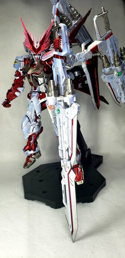 ポーズ1
カレトヴルッフって、基本的には十徳ナイフみたいな『工具』なんですよね。