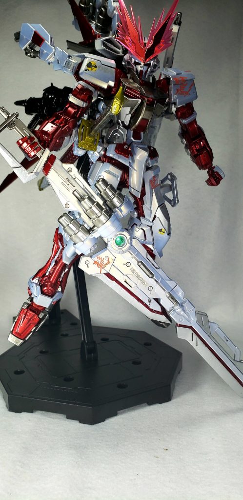 ポーズ2
まぁ、工具に『エクスカリバー(の別称)』とつけてる時点でヤル気満々ですね。