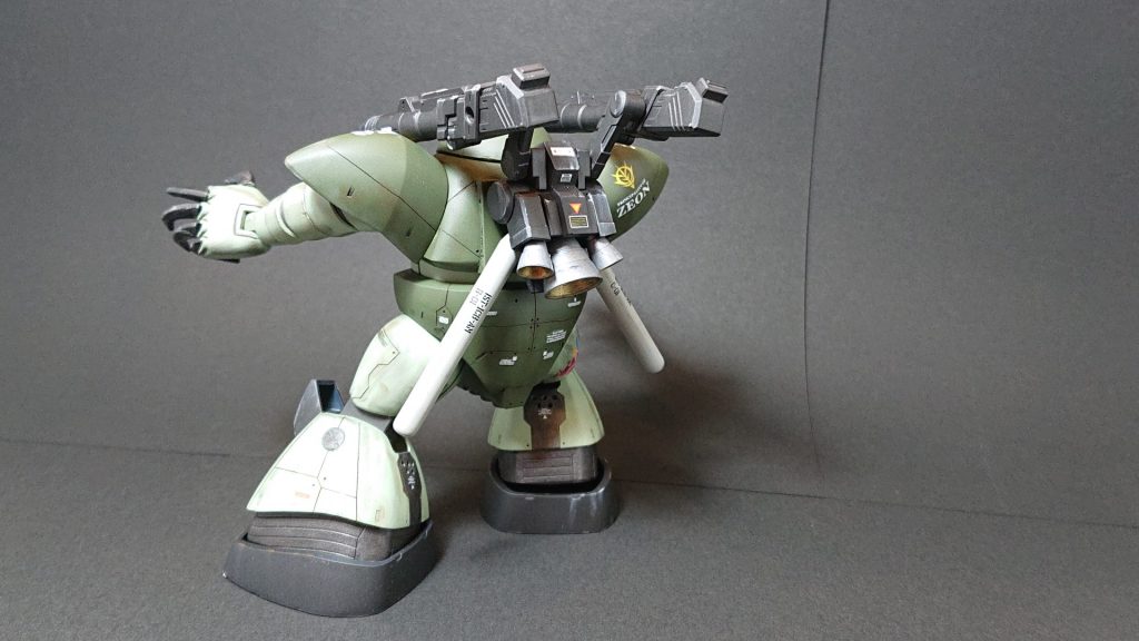 改造ポイントは、水流ジェットエンジンに替えて、ジェガンバックパックを取り付けました。