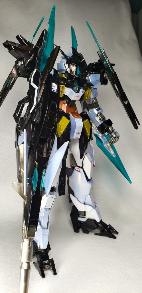 写真2
足の部分の自立具合といい、非常に良いのですがね・・・
ふくらはぎの部分については、可変時のロックがあるので結構もろいです。