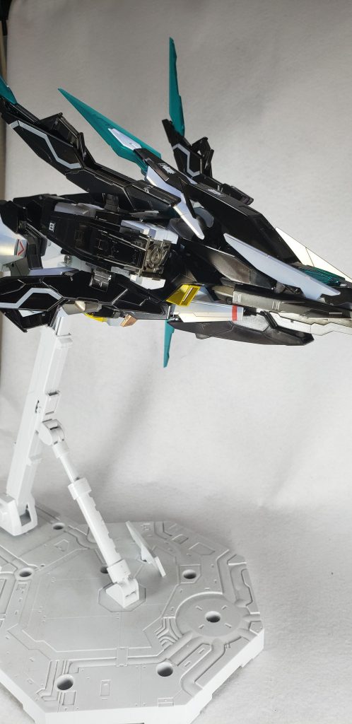 フェニックス 形態2
正直もう二回目の変形したくないです。
こわい・・・