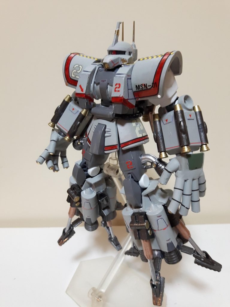 ザクの頭にサイコミュザクのパーツをミキシング。