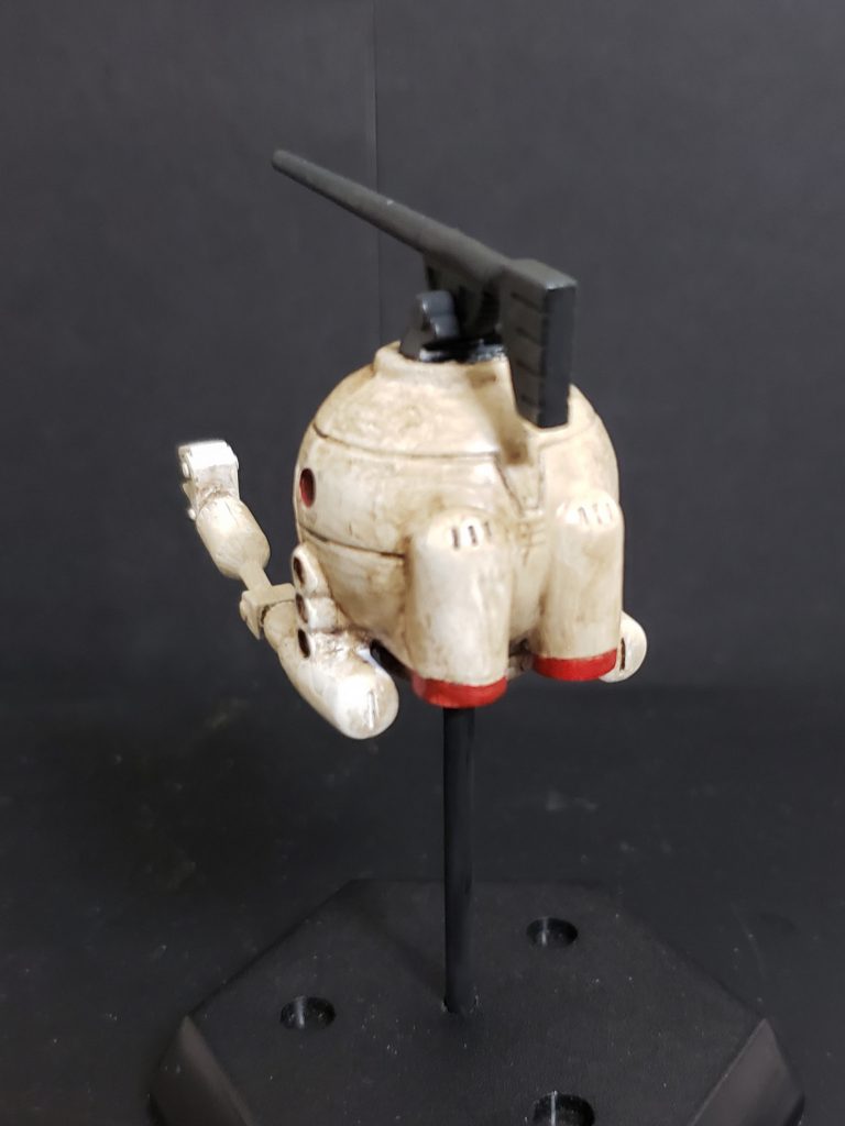 しかし、ボール最大の強みは生産性の高さでしょう。キャノンの部分はともかく、作業用のポットに装甲を厚くしただけの機体で連邦軍の戦力の一端を担ったというだけでその価値は計り知れないと言える。
もはや、一年戦争の真の主役と言っても過言ではありません。