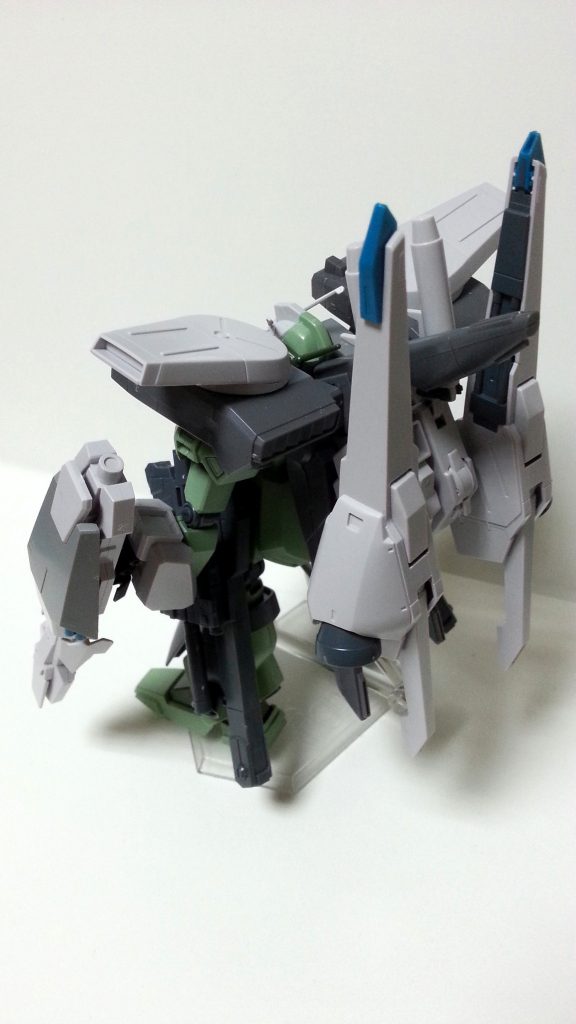 装備武装もかなり豊富になってパッとみジェガンにはもう見えない重厚感に。