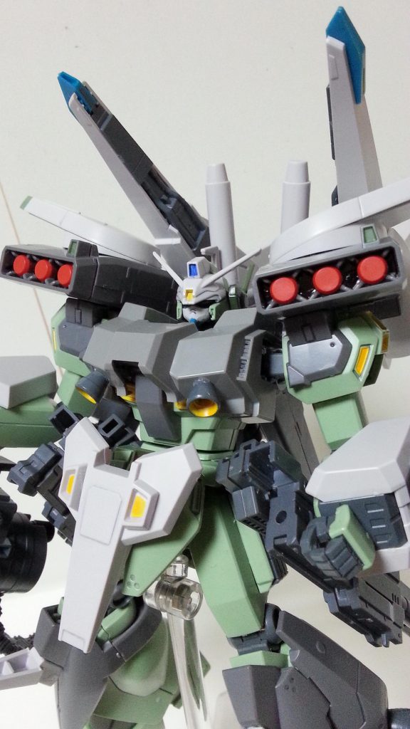 そして案の定ガンダム顔。これも初改造にしては結構格好良く改造できたと思います！