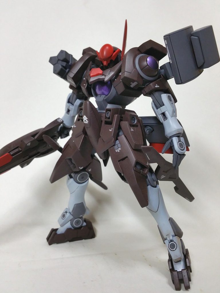 剣を手に持ったまま出撃する場合はハードポイントにミサイルを取り付けて牽制用として使えたらいいな～って！　流石に火器がないと寂しいですものね