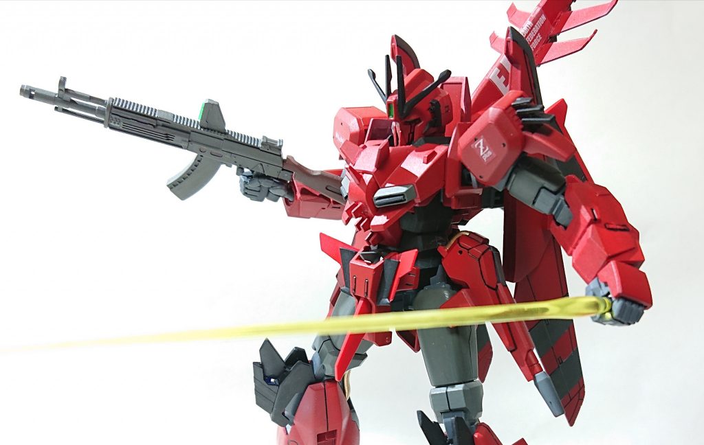 ビームサーベルは赤い機体に合うようにビーム刃部分を替えましたよ～