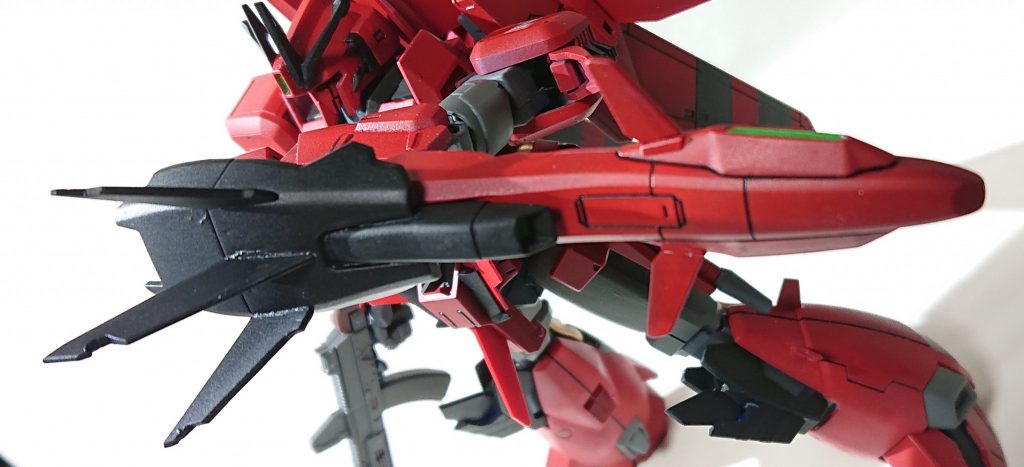 シールドにはレッドゼータっぽくする為ウイングを追加しています～