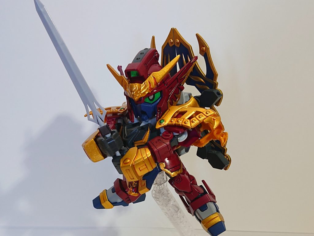 腕はギミックのためクロスシルエットではありません。少し長めですが、気にしない方向でお願いします。