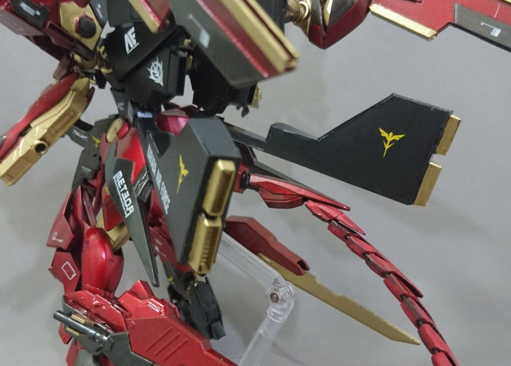 今回のこだわりのひとつである大型スラスターはプラ板で一から作りました!