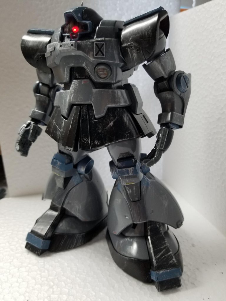 寒冷地っぽく主にグレーで塗装。あとは適当に青を差し色として塗装しました。