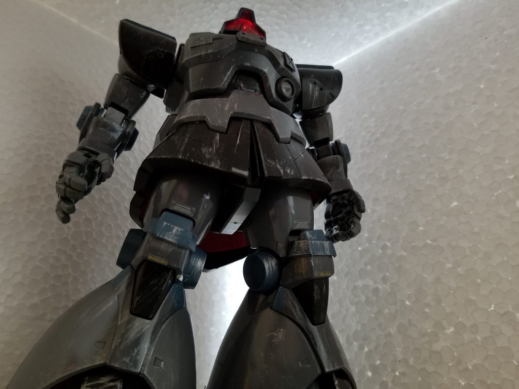 やっぱりMGは下から見上げるのが好きですね。この巨大化はたまりません。