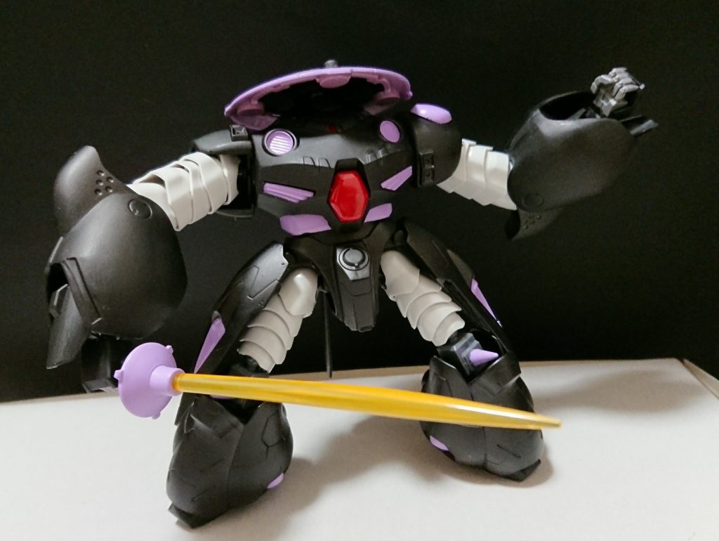 ズゴックEの操縦者はヤクト・ガズアル(GUNSTAに投稿済み)の操縦者とは(現実でも)師弟の関係だったようで、ヤクト・ガズアルの操縦者に自分が今まで生きてきて知り得た事を(ほぼ)全て教え込んだらしい。
だが、ヤクト・ガズアルの操縦者が何らかの原因でグレて独りを好んでからは1度も会っていなかったようだ。
しかし数年後GBNでまた共闘する事となった、散々な戦果だったが最後にヤクト・ガズアルと共に勝利した事でズゴックEの操縦者はとても満足しているようだった。
シールドを笠のようにして被っているのは操縦者いわく