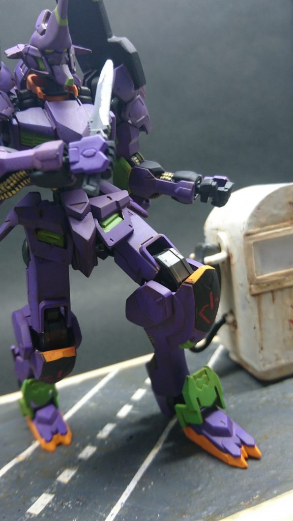 角と顎はパテで成型しましたがパテ細工の難しさにまだまだまだ練習が必要と思いました。