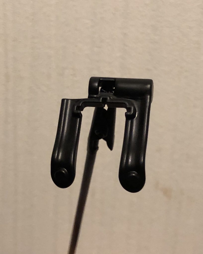 マントの接続部品。
他キットから流用で、長さ切り詰めて再接着しました。
何気に一番苦労したところです。