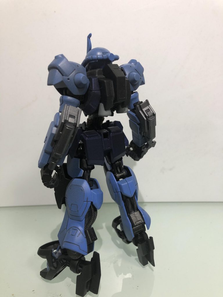 バックショット。
画像でもお分かりいただけるように、ガトリングシールドは着脱可能。
また設定でパイロットが女の子という事もあり、ハイヒールにしてありますw