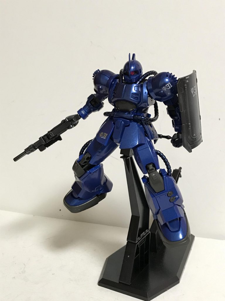 正面からはブルー