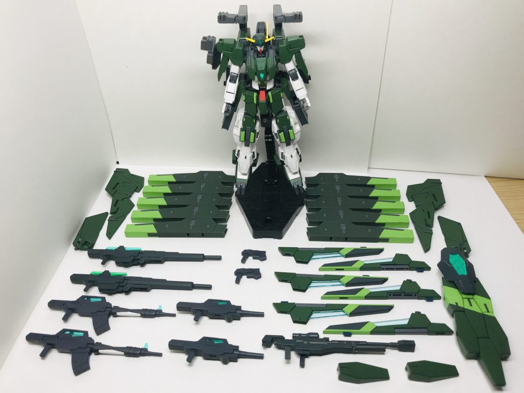 武装を全て取り外した状態
ライフル・小銃含め9丁、ライフルビット6丁、シールドビット10基、ホルスタービット10基となっております。
胸が熱くなりますね。