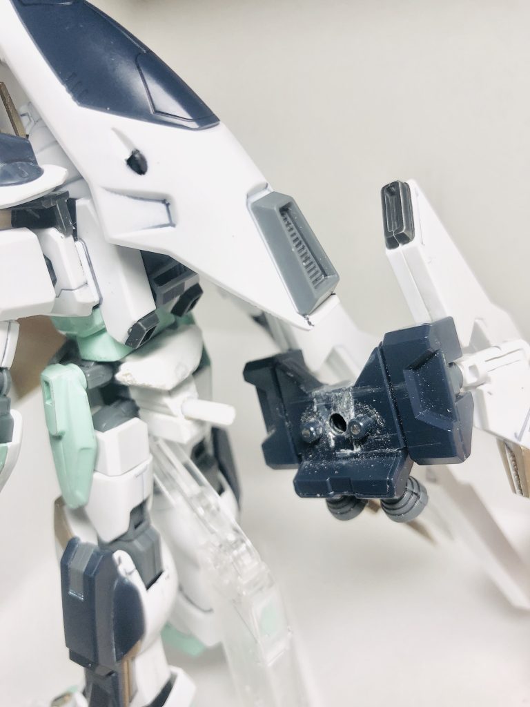 バックパックは保管時に箱に収められない、という理由で参考にした記事には無かった改造をして取り外し出来るようにしてあります。