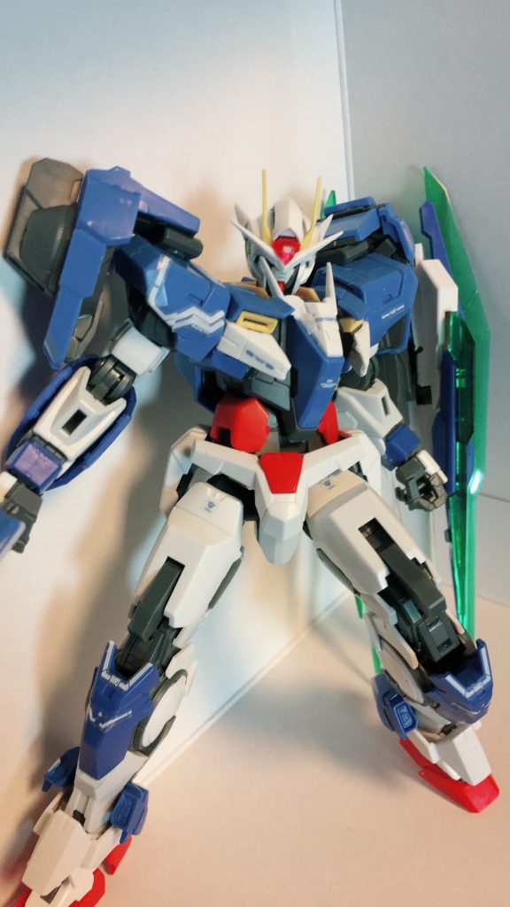 ノーマル装備のシュヴァリエ
この形態ではGNドライヴが3基ついていますが、バランスが悪く出力が安定していません
応急処置なので仕方が無いのですが