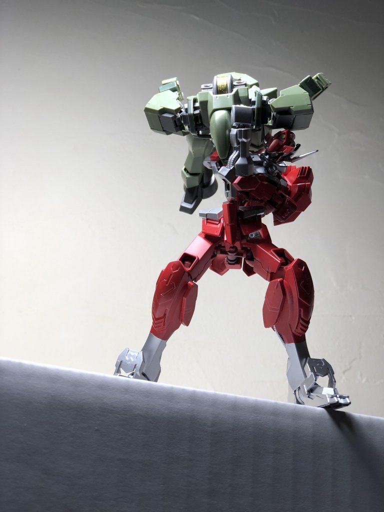 ガンダム赤いアイツ–4枚目/制作者：タビカス