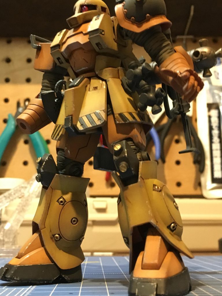 ウェザリングと、マスキング、脚部スラスターは100均のビーズに置き換え、改修しています。