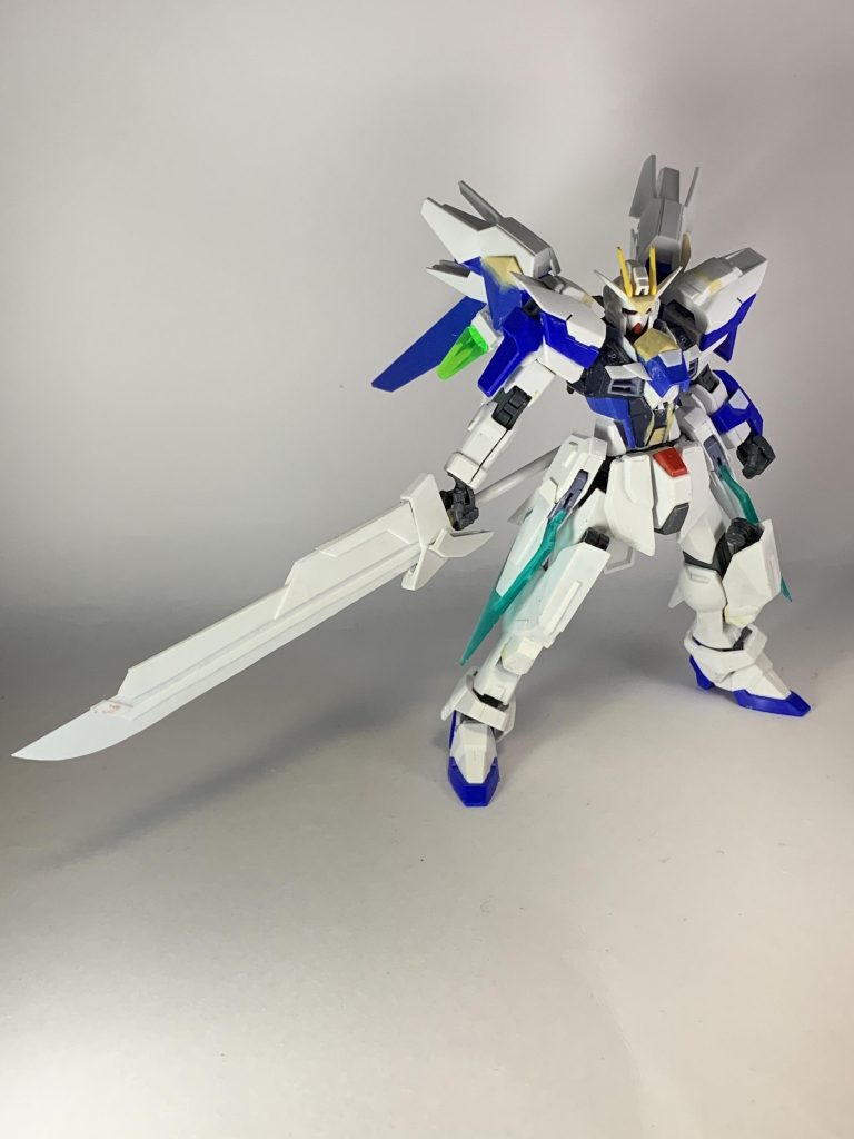 基本的にミキシングビルドの箇所が多いですが、膝アーマーやエクスボルブレードはスクラッチにて作成しました。