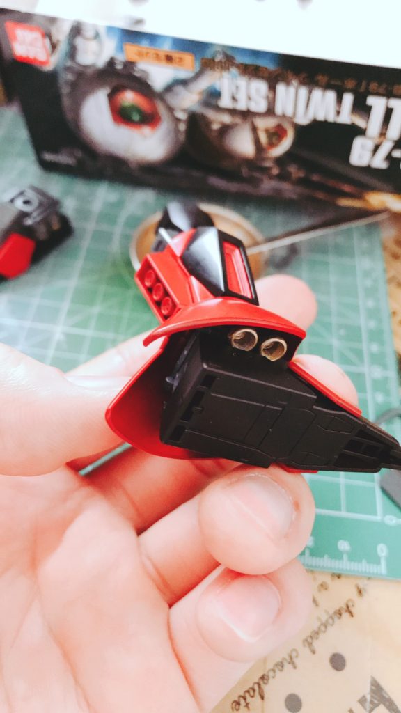 スラスターは金色で・・