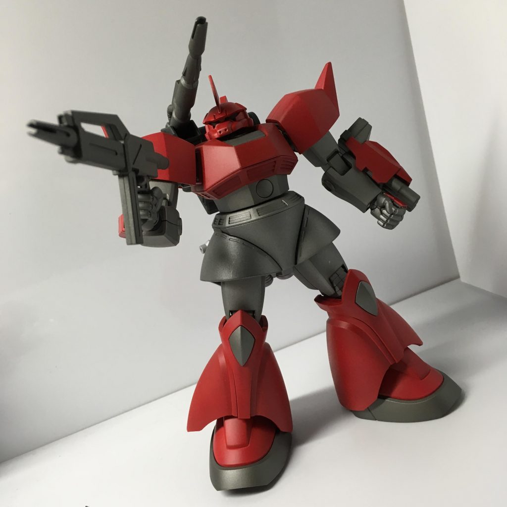 宇宙世紀90年代後半に作られた脳内設定なのでジェガンのライフルが使えます(？)