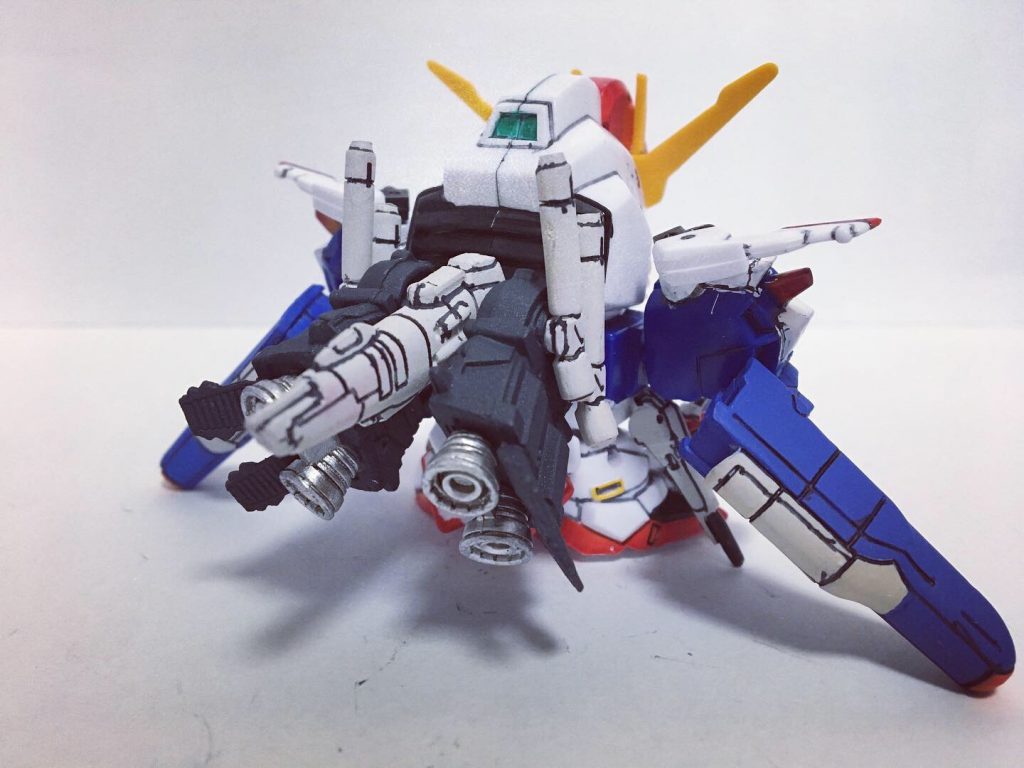 リア。バックパックが重く後ろに倒れやすいのでリアスカートの取付位置を下にずらして4点支持で立位を保てるようにしました