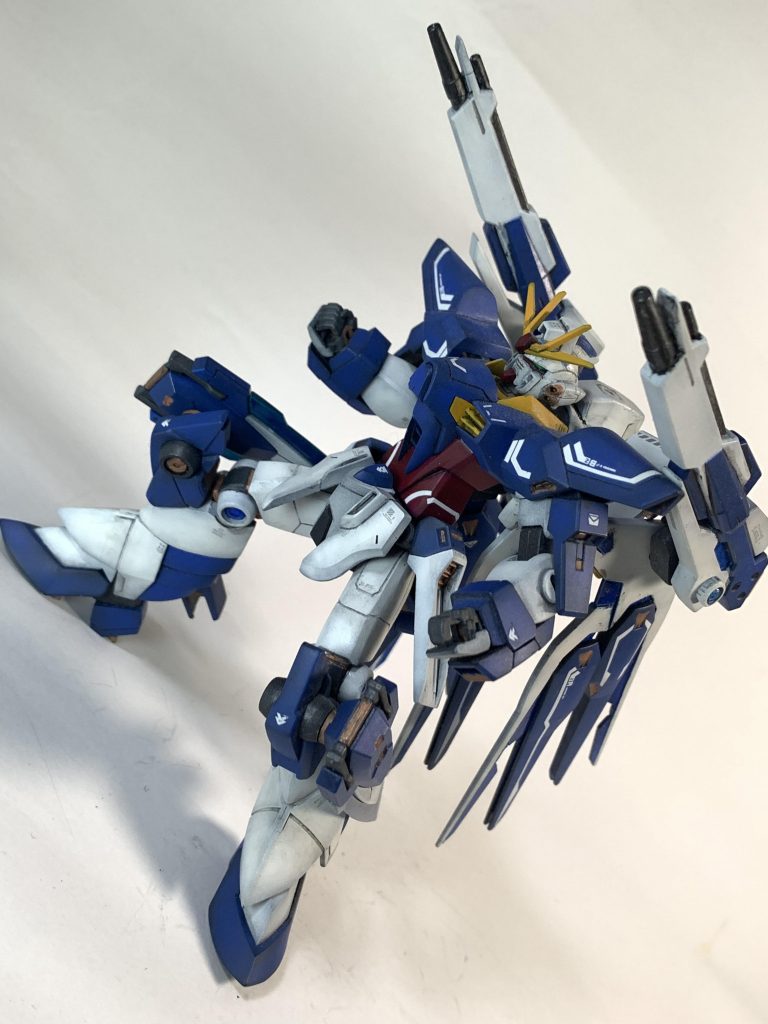 ビームキャノンを展開したシューティングモード。なおキャノンは基部からドラグーンとして分離可能。