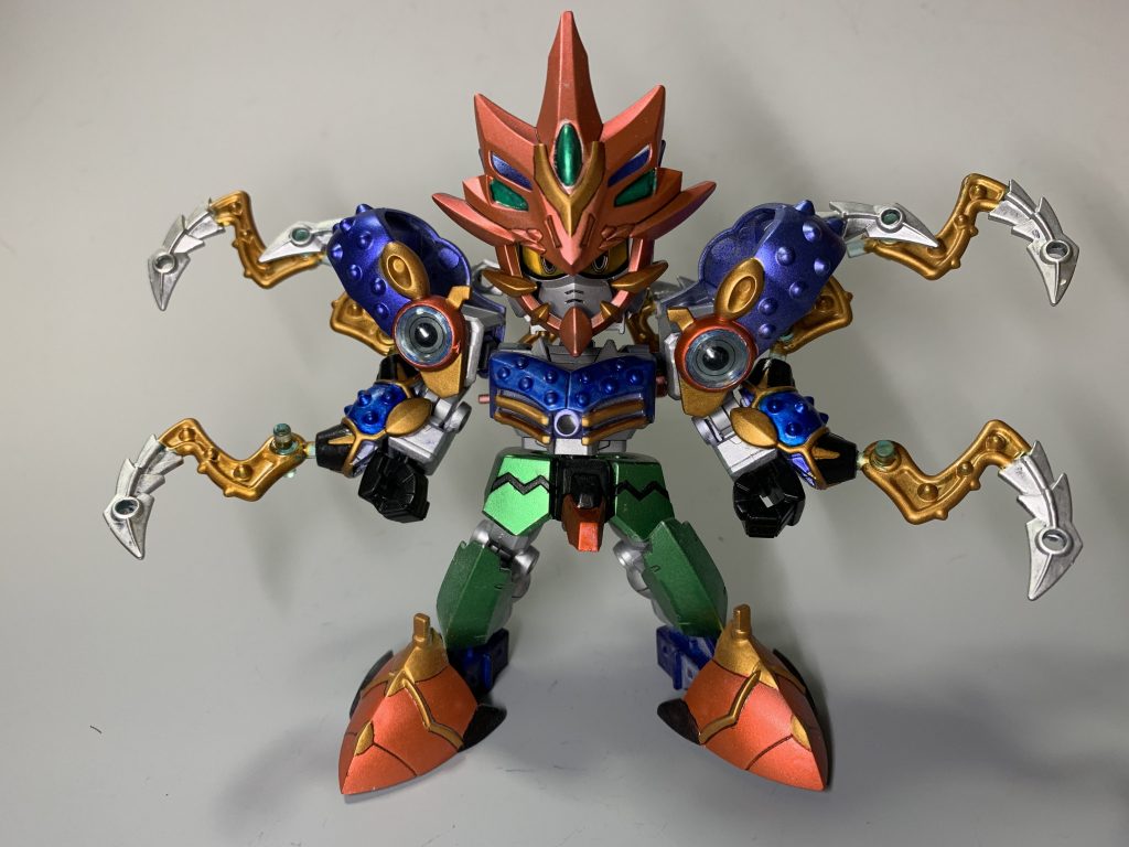 RX78に火威獣丸の鎧を装着していき、
頭部および下半身は火威獣丸のものをそのまま流用しています。
脚部全体を覆うアーマーはHGグレイズアインの膝のパーツを使用しています。