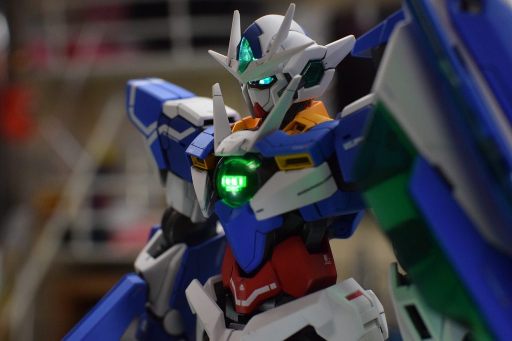 頭部はチップLEDを2つ
GNドライブには3mm砲弾LEDを前後に2つ
組み込みました