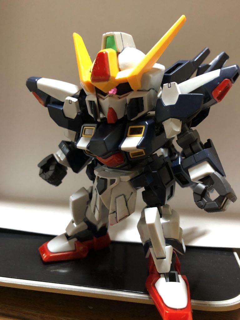 まずはエゥーゴカラー
こちらはガンダムマーカー&墨入れのあとでトップコート(つや消し)を吹きました