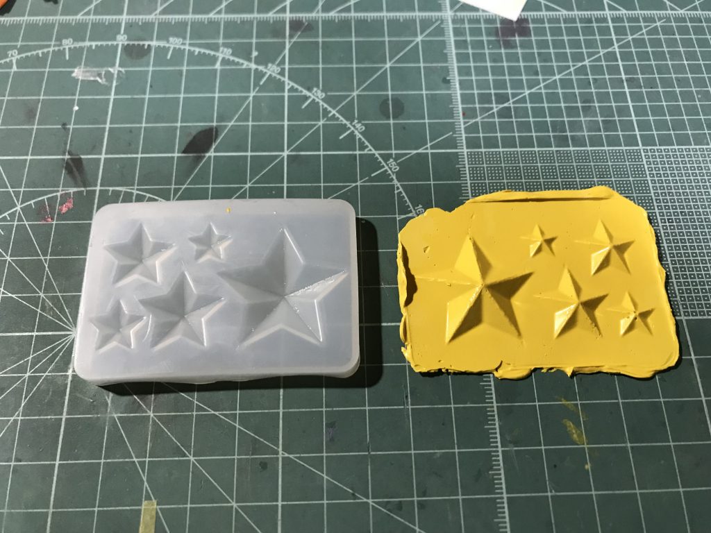 部分パーツ→市販のシリコン型を用いて抜き取り