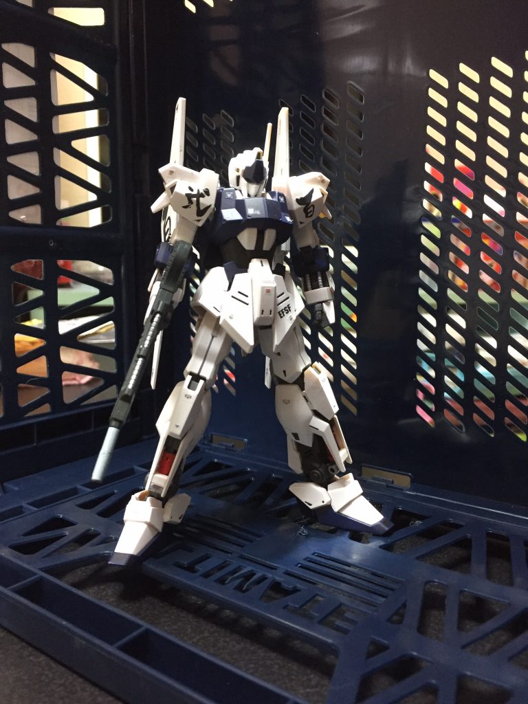 白とダークブルーであります。