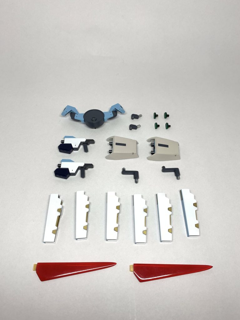 装備
セラフィムを取り付けるアームは自作で、腰のパーツはセラヴィーの余剰から作っています。