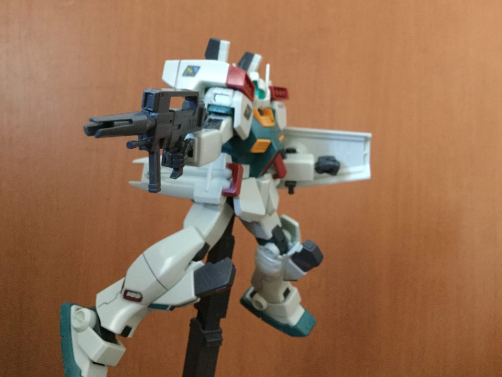 『ガンダムブレイカー３』のポージングを参考にしました。